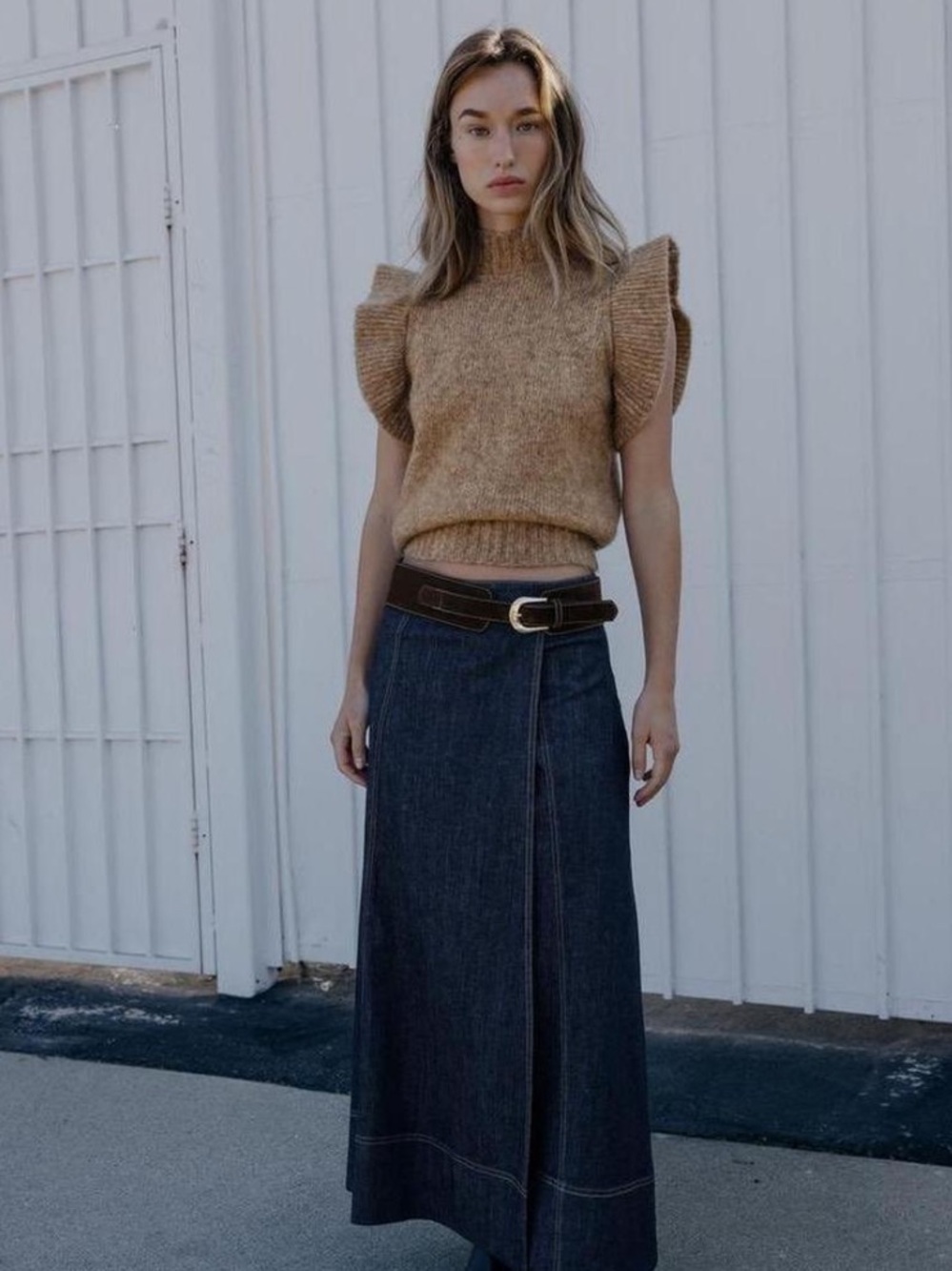 Zara’s Women's Brown Ruffle Sleeve Knit Sweater - Wool